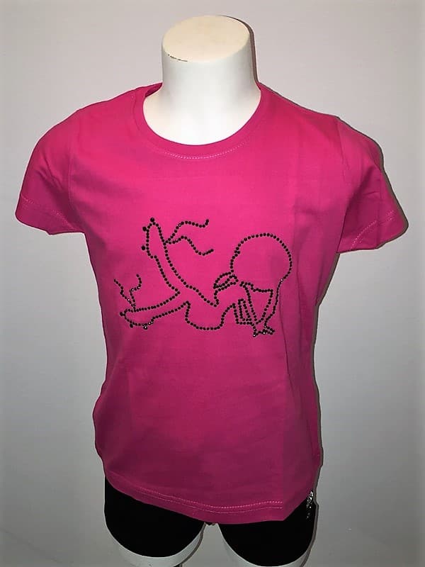 Camiseta rosa muñeca patinaje negra