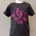 CAMISETA NEGRA PATINES ROSA FLUOR
